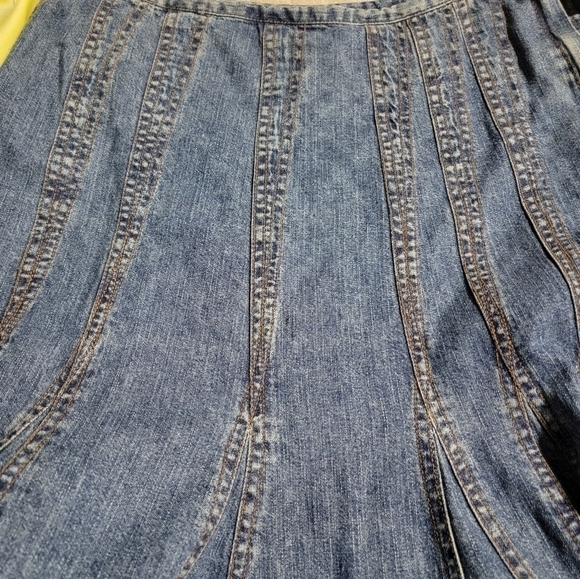 INC International Concepts Medium Wash Denim Panel Skirt Size 4 EUC - Picture 4 of 10